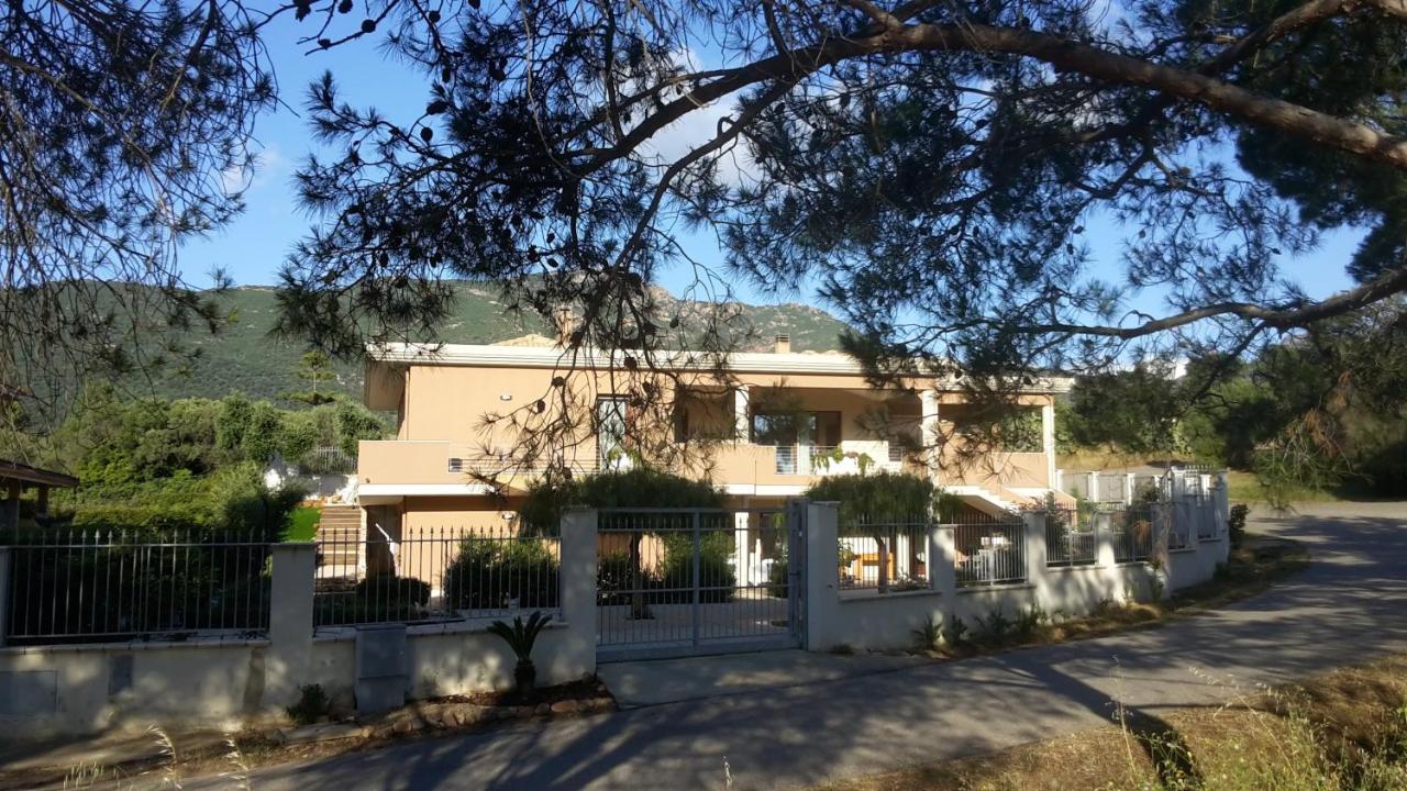 Villa Luigi A Poggio Dei Pini, Alloggio Con Giardino E Posto Auto Capoterra Exterior photo